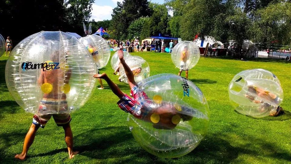 泡泡足球趣味團建活動項目，讓團建激情碰撞，活力四射！ 趣味橫生，笑意盎然！