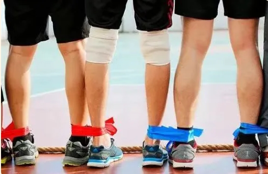 公司戶外兩人三足團建活動趣味游戲規則，趕快和楓動團建一起感受團隊的力量吧！